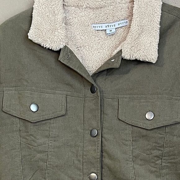15. HYFVE Cropped Sherpa Lined Corduroy Jacket Size M - Picture 7 of 9